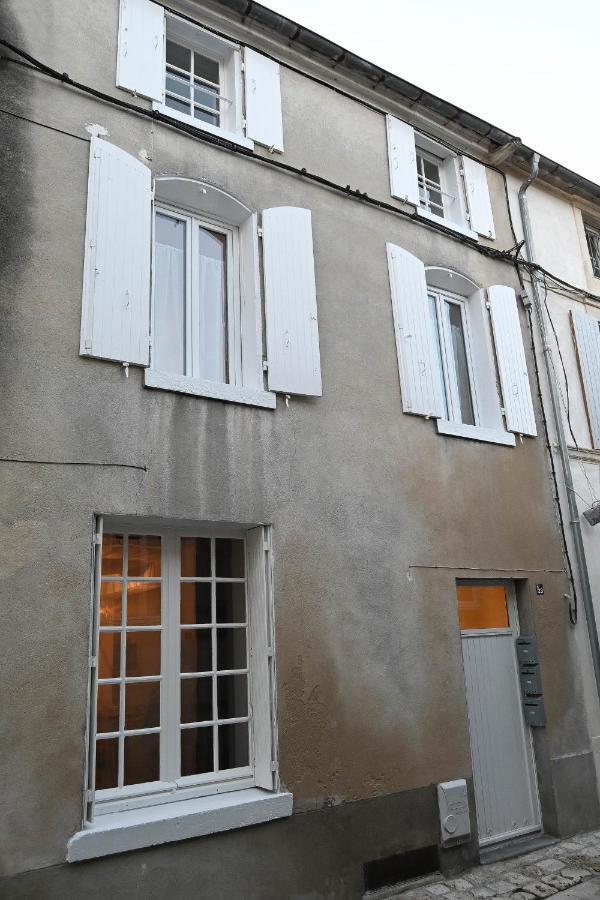 L'Acacia #Hyper-Centre #Marche Couvert Cognac Extérieur photo